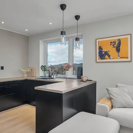 Holiday home Unik Bergensperle: Luksus, Romslig & Sentralt!